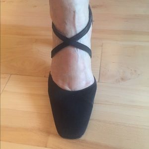Bandolino strappy high heel shoes